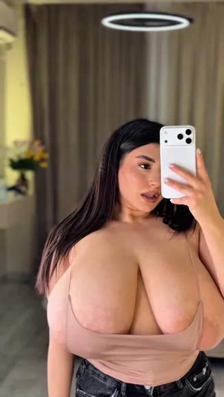 Bboobscarol Massive Tits Display OnlyFans Video Leaked