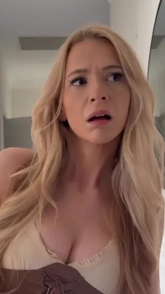 Bebahan Lace-Up Corset Tease OnlyFans Video Leaked