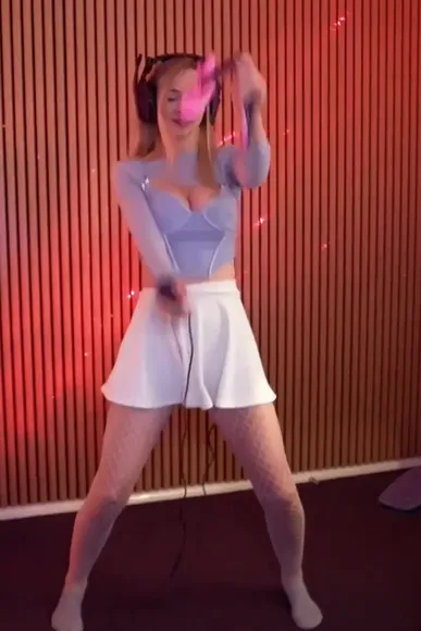 Bebahan Fishnet Legs Dancing OnlyFans Video Leaked