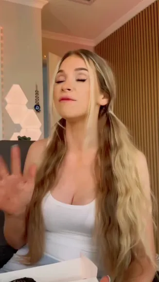 Bebahan White Crop Top Tease OnlyFans Video Leaked