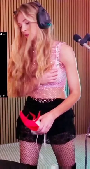 Bebahan Fishnet Stockings Tease OnlyFans Video Leaked
