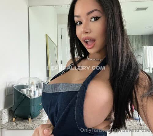 Bellabazooka Denim Overalls Tease OnlyFans Photo Leaked