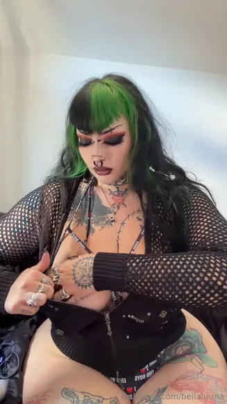 bellaluuna video thumbnail