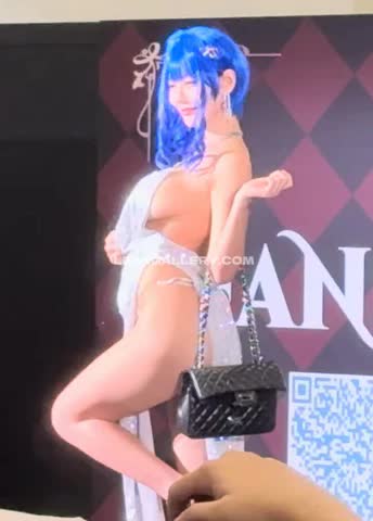 Berry_is_blooming Blue Hair Thong Pose OnlyFans Photo Leaked