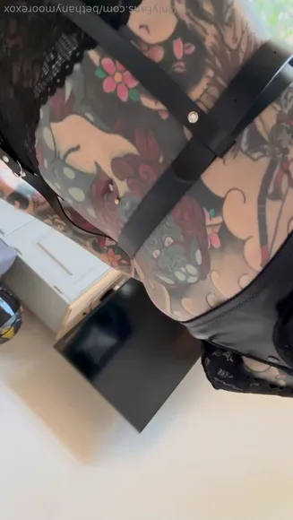 Bethanymoorexox Tattooed Ass In Lingerie OnlyFans Video Leaked