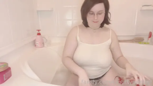 Bigtittymothgf Wet Camisole Tease OnlyFans Video Leaked