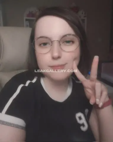 bigtittymothgf