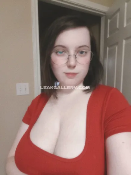 bigtittymothgf