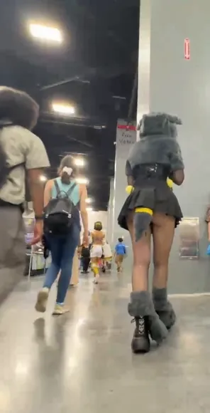 Binxbasilisk Fishnet Legs Strutting OnlyFans Video Leaked