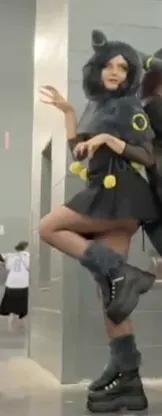 Binxbasilisk Short Skirt Leg Spread OnlyFans Video Leaked