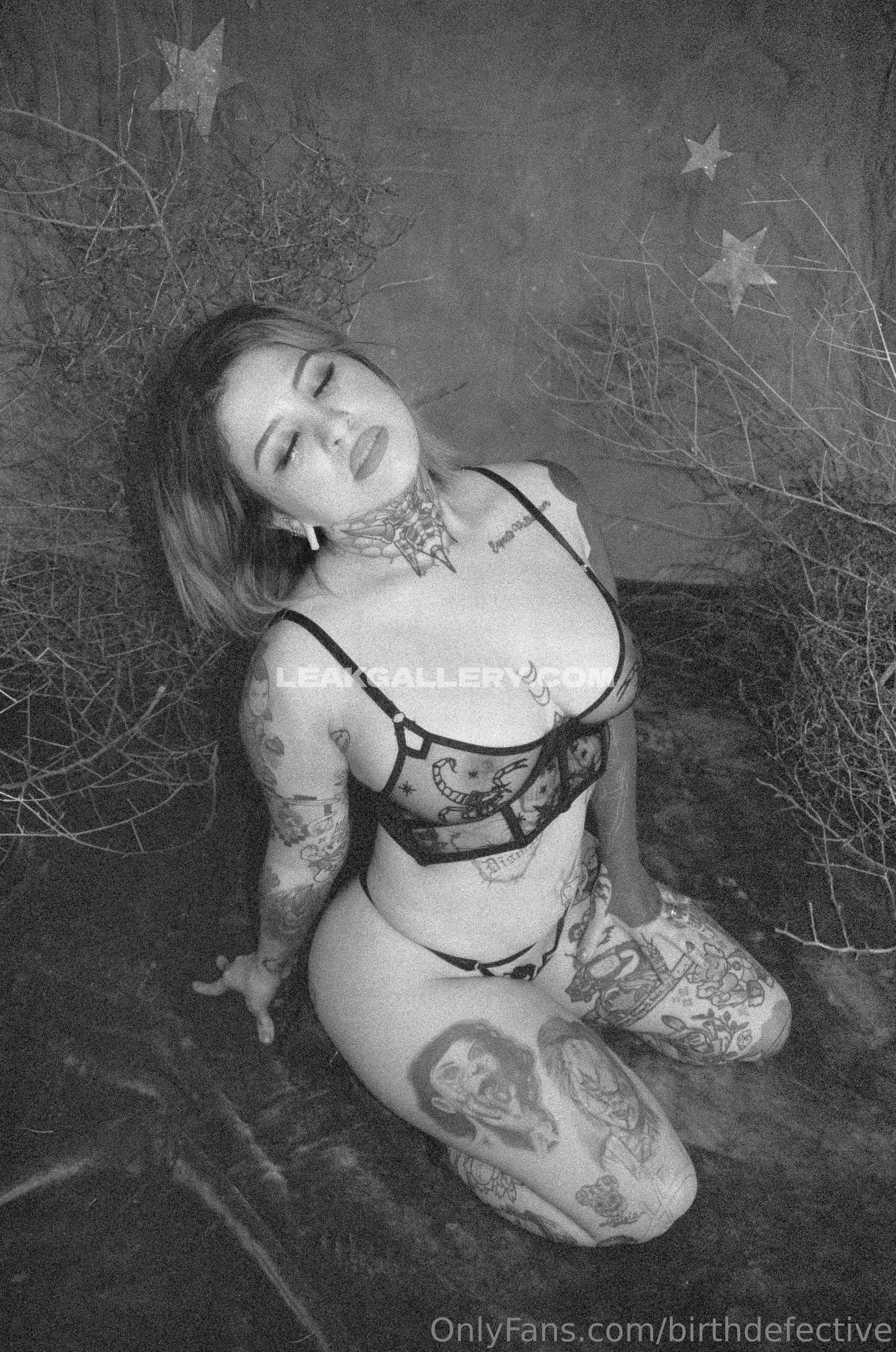 Birthdefective Exklusiv geleakte Nacktbilder von OnlyFans #12857262