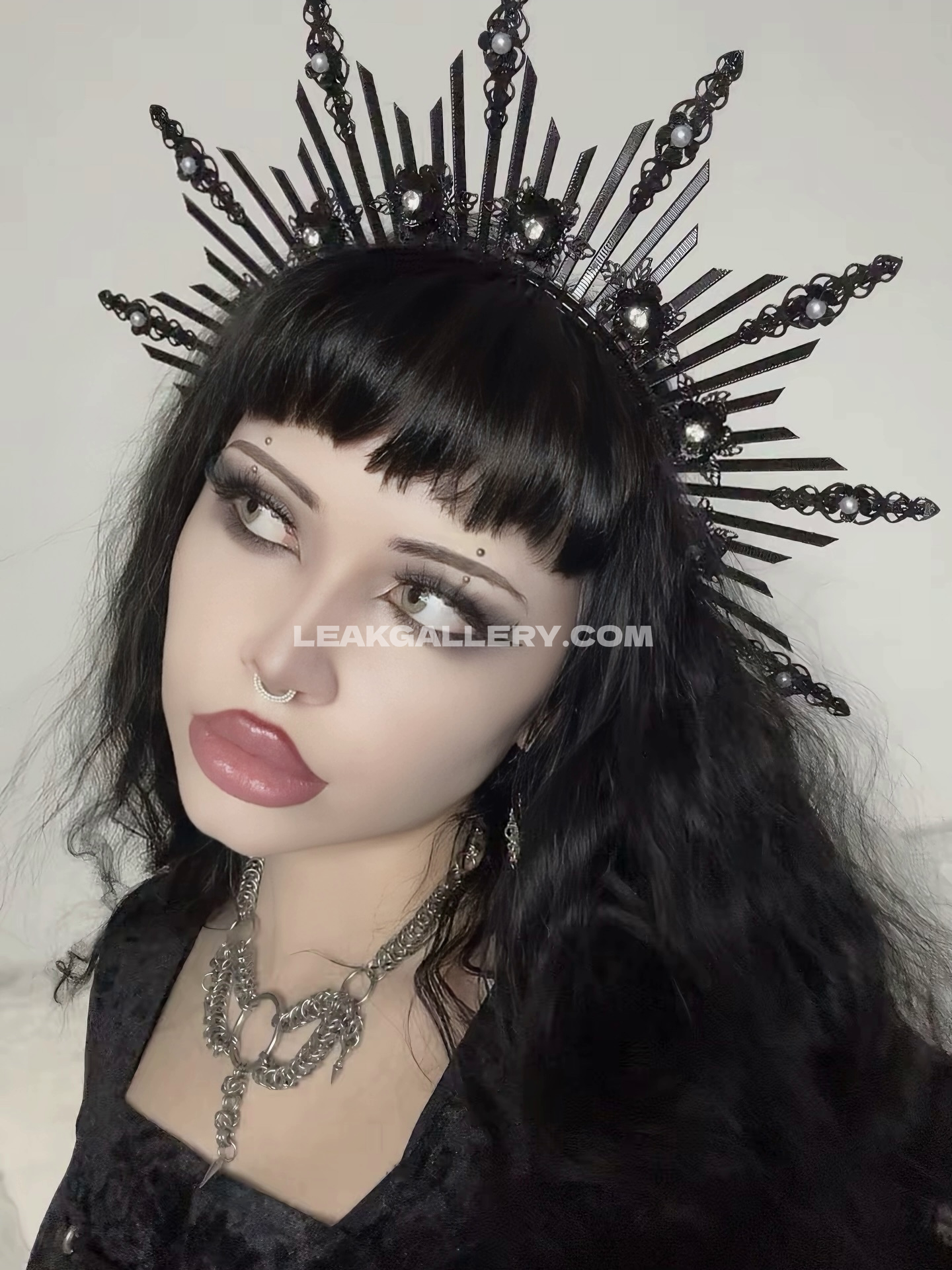 Bixdy Gothic Crown Pose OnlyFans Photo Leaked