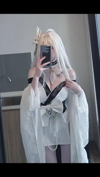 Biya1024 Deep V Robe Tease OnlyFans Video Leaked
