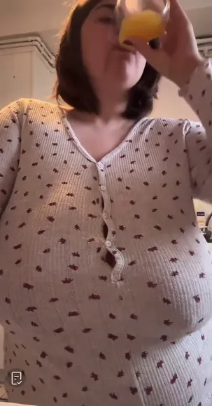 Blumevlt Polka Dot Pajama Tease OnlyFans Video Leaked