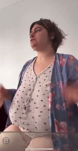 Blumevlt Pregnant Belly Tease OnlyFans Video Leaked
