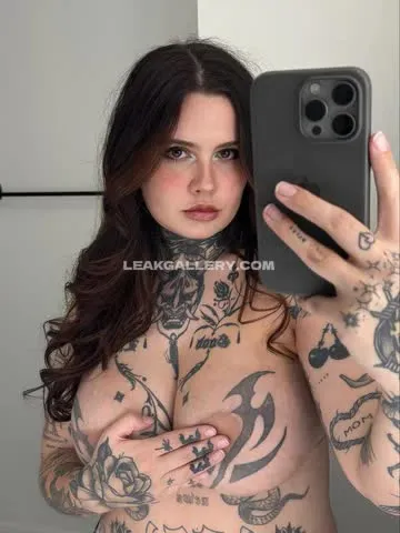 Bmarkhaa Topless Tattooed Selfie OnlyFans Photo Leaked