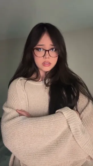 Bnymae Cozy Sweater Tease OnlyFans Video Leaked