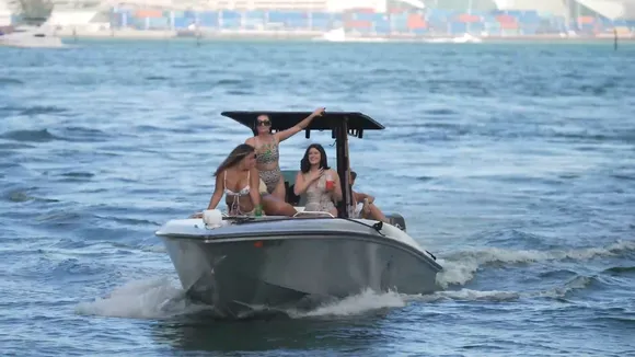 Boatzone Bikini Ass On Boat OnlyFans Video Leaked