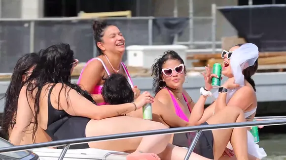 Boatzone Bikini Twerk On Boat OnlyFans Video Leaked