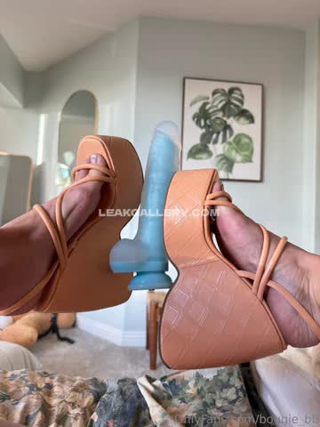 Bougiebb Strappy Heels Spreading Legs OnlyFans Photo Leaked