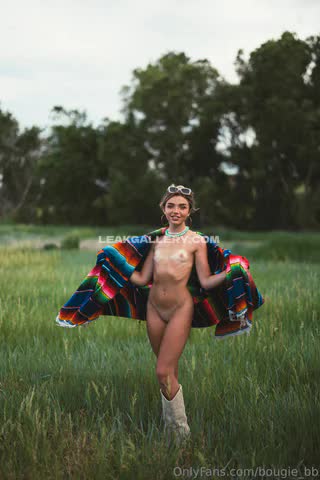 Bougiebb Naked Outdoor Strut OnlyFans Photo Leaked