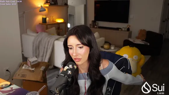 Brieanneroksa Off-Shoulder Top Tease OnlyFans Video Leaked