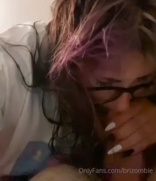 Brizombie Glasses And White Nails OnlyFans Video Leaked