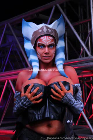 Brooklyn Leather Bra Squeeze OnlyFans Photo Leaked