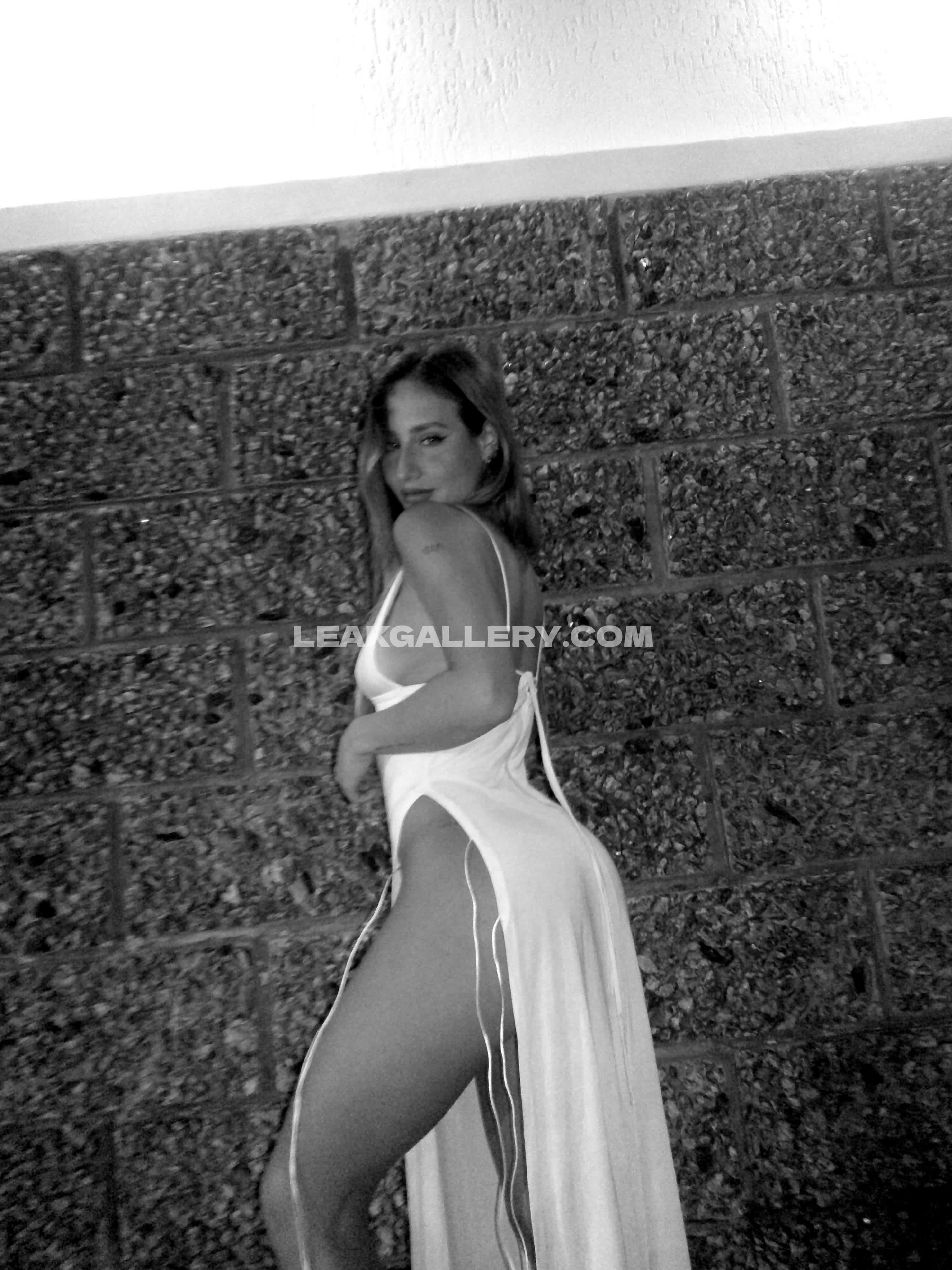 Brunagriphaoo Exclusive Leaked Nude OnlyFans #12921574