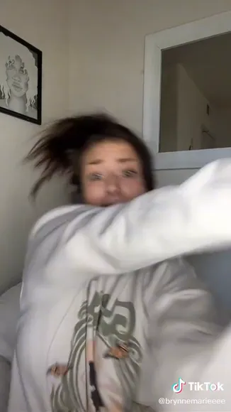Brynnemarieeee Colorful Bra Tease OnlyFans Video Leaked