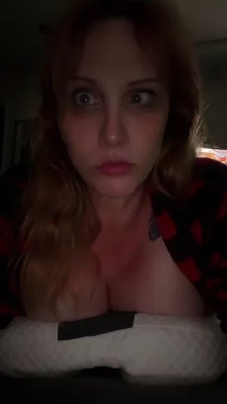 Brynnwoods Plunging Neckline Tease OnlyFans Video Leaked