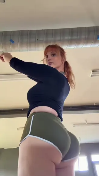 Brynnwoods Thong Shorts Ass Flex OnlyFans Video Leaked