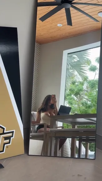 Bufalika Low-Cut Top Selfie OnlyFans Video Leaked