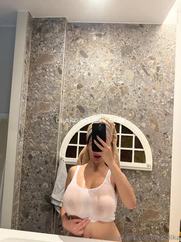 Bufalika Wet White Tank Top OnlyFans Photo Leaked