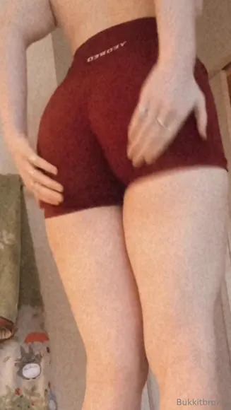 Bukkit Brown Tight Shorts Ass Grab OnlyFans Video Leaked