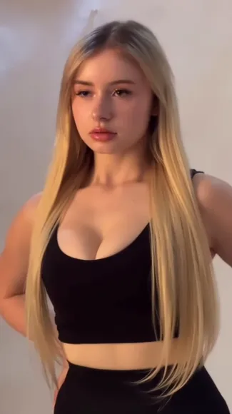 Bule Barbie Black Crop Top Tease OnlyFans Video Leaked