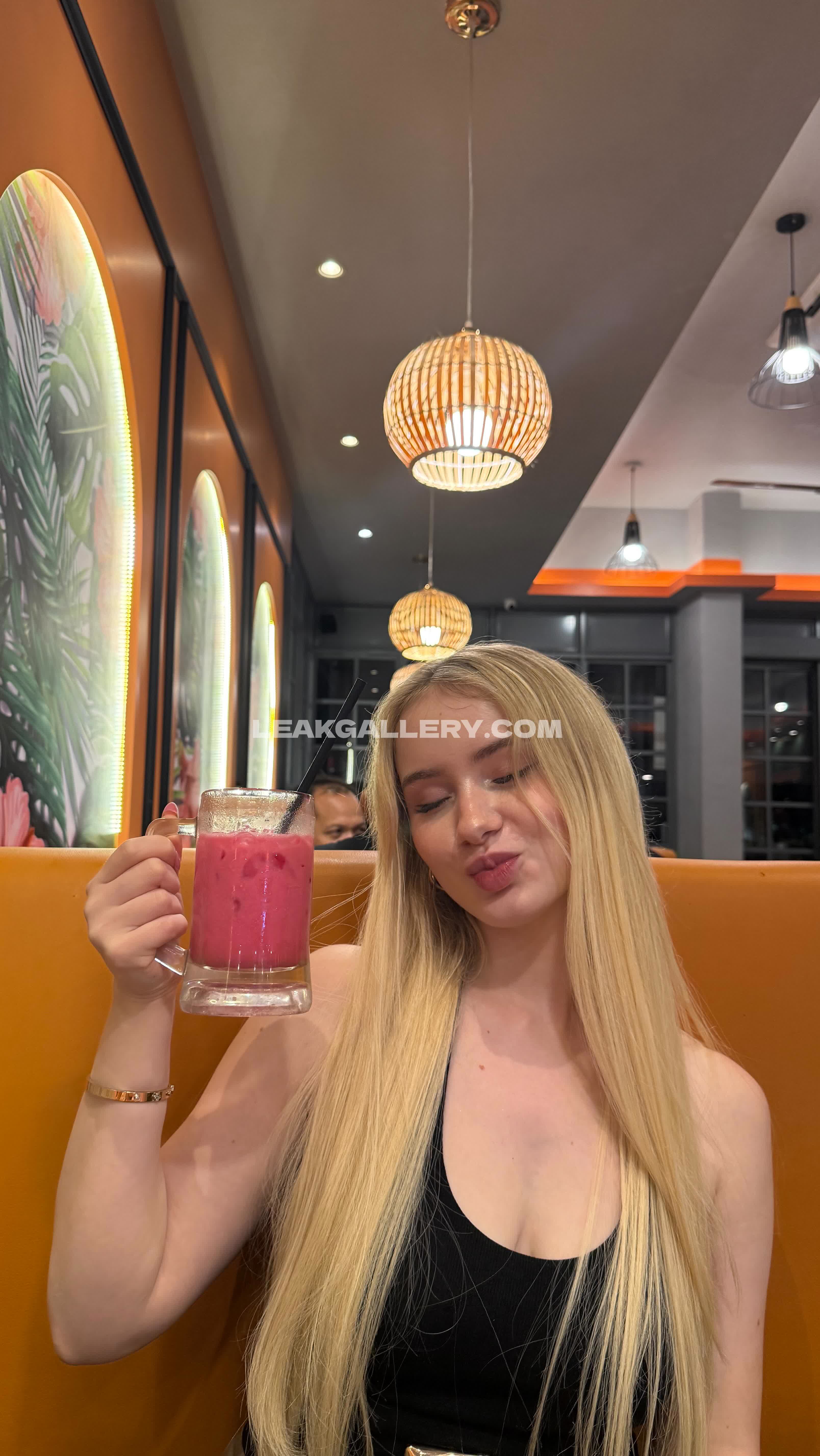 Bule Barbie / Bulebarbie_official Nudes vazados exclusivos do OnlyFans #13416725