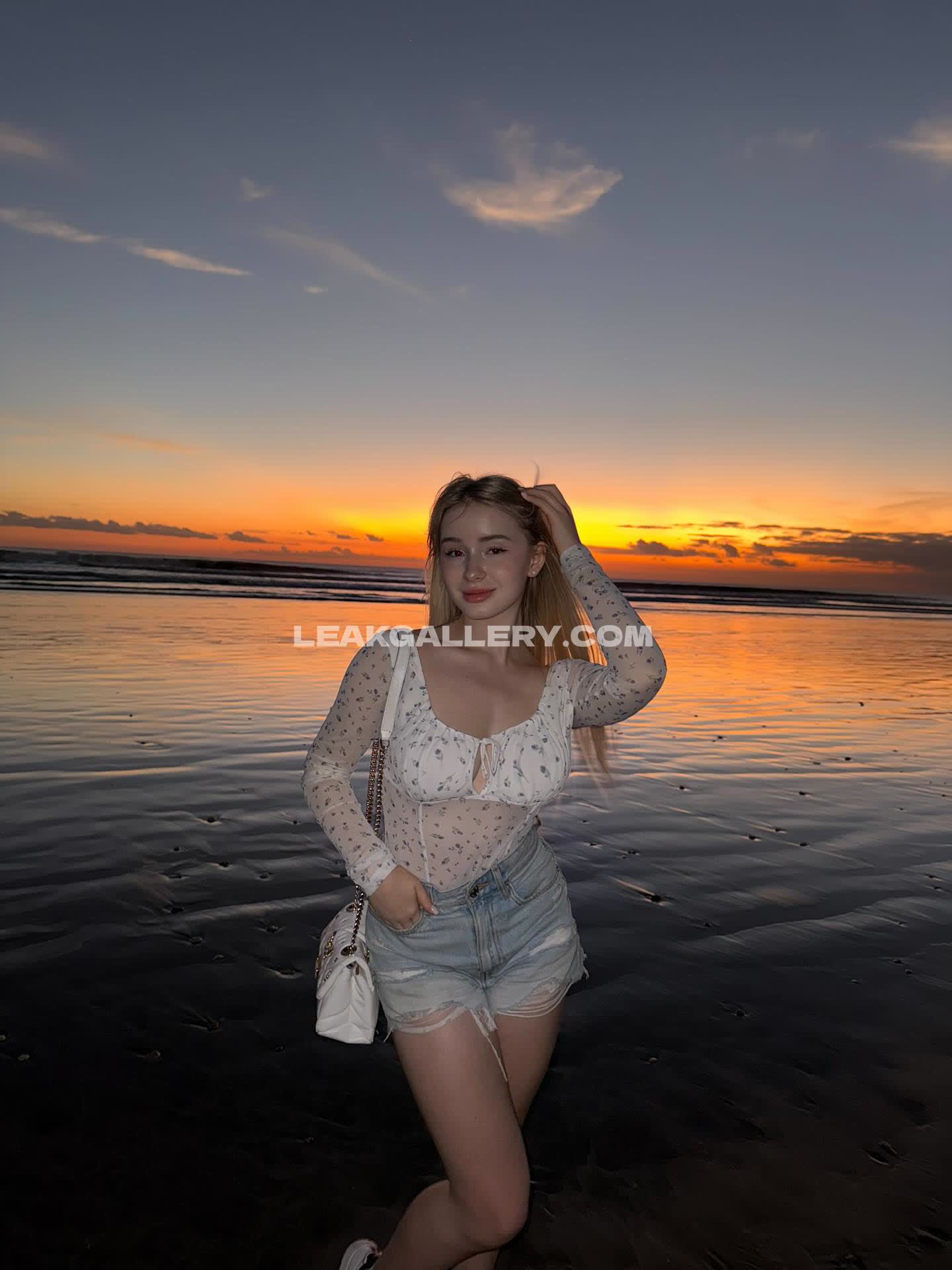 Bule Barbie / Bulebarbie_official Nudes vazados exclusivos do OnlyFans #13416722