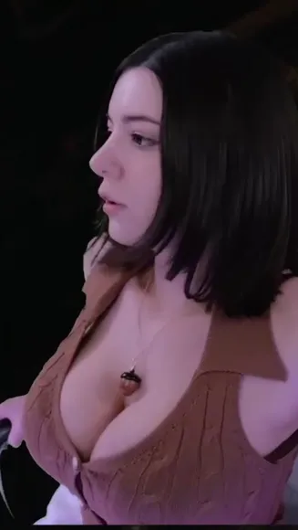 Bunnyayu Deep V Neck Tease OnlyFans Video Leaked