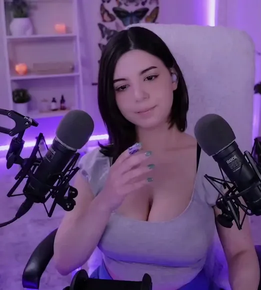 Bunnyayu Low Cut Top Tease OnlyFans Video Leaked