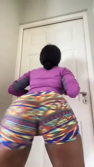 Bxddie_gigi Tight Shorts Booty Shake OnlyFans Video Leaked