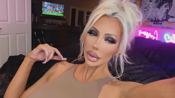 Callmecourtnay_ Tan Bodysuit Selfie Pose OnlyFans Video Leaked