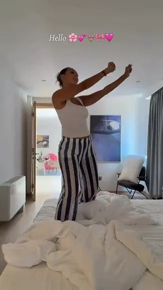Camelia Striped Pants Pose OnlyFans Video Leaked