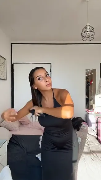 Camelia Black Bodysuit Hair Brushing OnlyFans Video Leaked