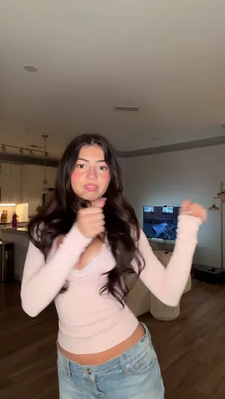 Cantomalu Pink Top Tease OnlyFans Video Leaked