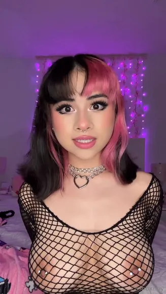 Cashbxnny Fishnet Top Tease OnlyFans Video Leaked