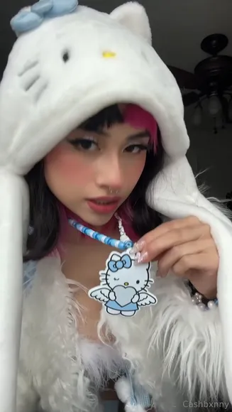 Cashbxnny Furry Hoodie Tease OnlyFans Video Leaked
