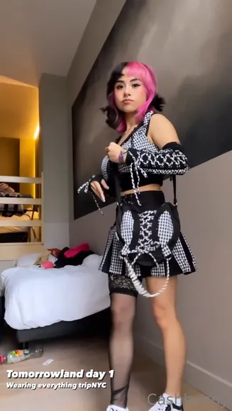 Cashbxnny Checkered Crop Top Tease OnlyFans Video Leaked