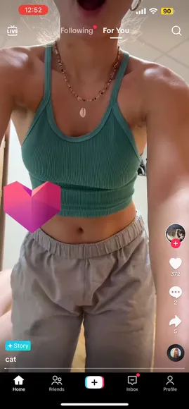 Cat.corkery Midriff Tease In Crop Top OnlyFans Video Leaked