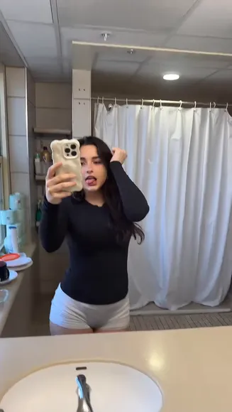 Cat.corkery Tight Black Top Tease OnlyFans Video Leaked
